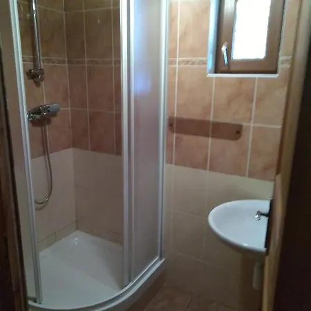 Lodge Chata Rekreacni Stredisko Vapenky Nova Lhota (South Moravian)