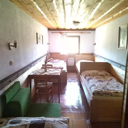 Chata Rekreacni Stredisko Vapenky Lodge Nova Lhota (South Moravian)
